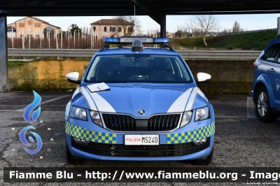 Skoda Octavia Wagon V serie
Polizia di Stato
Polizia Stradale
Allestimento Focaccia
Decorazione Grafica Artlantis
POLIZIA M5240
Parole chiave: Skoda Octavia_Wagon_Vserie POLIZIAM5240