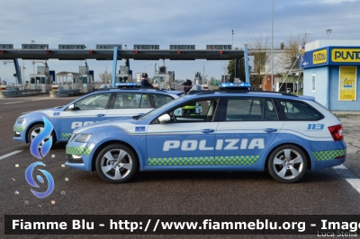 Skoda Octavia Wagon V serie
Polizia di Stato
Polizia Stradale
Allestimento Focaccia
Decorazione Grafica Artlantis
POLIZIA M5240
Parole chiave: Skoda Octavia_Wagon_Vserie POLIZIAM5240