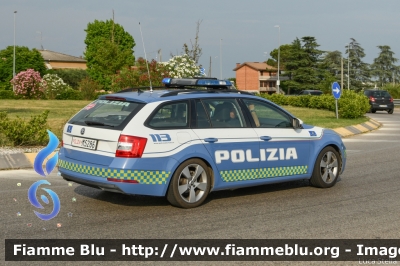  Skoda Octavia Wagon V serie
Polizia di Stato
Polizia Stradale
Allestimento Focaccia
POLIZIA M5286 
Auto 11
In scorta alla Mille Miglia 2021 
Parole chiave:  Skoda Octavia_Wagon_Vserie POLIZIAM5286  1000_Miglia_2022