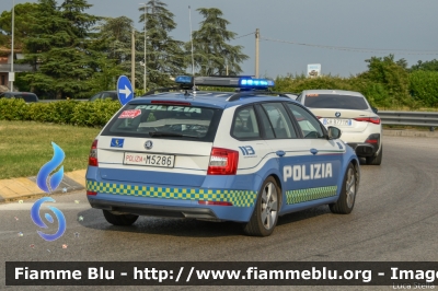  Skoda Octavia Wagon V serie
Polizia di Stato
Polizia Stradale
Allestimento Focaccia
POLIZIA M5286 
Auto 11
In scorta alla Mille Miglia 2021 
Parole chiave:  Skoda Octavia_Wagon_Vserie POLIZIAM5286  1000_Miglia_2022