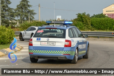  Skoda Octavia Wagon V serie
Polizia di Stato
Polizia Stradale
Allestimento Focaccia
POLIZIA M5286 
Auto 11
In scorta alla Mille Miglia 2021 
Parole chiave:  Skoda Octavia_Wagon_Vserie POLIZIAM5286  1000_Miglia_2022