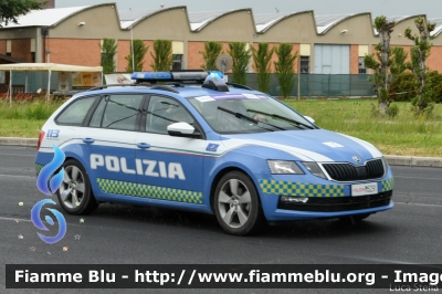 Skoda Octavia Wagon V serie
Polizia di Stato
Polizia Stradale
Allestimento Focaccia
Decorazione Grafica Artlantis
POLIZIA M5291
in scorta al Giro d'Italia 2021
Vettura "3"
Parole chiave: Skoda Octavia_Wagon_Vserie POLIZIAM5291 Giro_D_Italia_2021