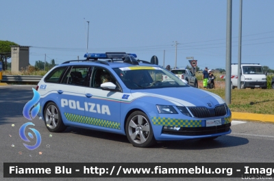 Skoda Octavia Wagon V serie
Polizia di Stato
Polizia Stradale
in scorta al Giro
Adriatica Ionica Race 2021
POLIZIA M294
Auto 3
Parole chiave: Skoda Octavia_Wagon_Vserie POLIZIAM5249 Adriatica_ionica_raca_2021