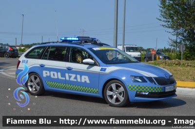 Skoda Octavia Wagon V serie
Polizia di Stato
Polizia Stradale
in scorta al Giro
Adriatica Ionica Race 2021
POLIZIA M294
Auto 3
Parole chiave: Skoda Octavia_Wagon_Vserie POLIZIAM5249 Adriatica_ionica_raca_2021