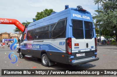 Iveco Daily VI serie restyle
Polizia di Stato
Reparto Mobile
Allestimento Sperotto
POLIZIA M5879
Parole chiave: Iveco Daily_VIserie _restyle POLIZIAM5879