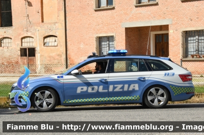 Skoda Superb Wagon III serie restyle
Polizia di Stato
Polizia Stradale
Allestimento Focaccia 
POLIZIA M6362
in scorta al Giro d'Italia 2024
Auto 02
Parole chiave: Skoda Superb_Wagon_IIIserie_restyle  POLIZIAM6362 Giro_D_Italia_2024