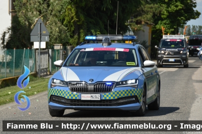 Skoda Superb Wagon III serie restyle
Polizia di Stato
Polizia Stradale
Allestimento Focaccia 
POLIZIA M6362
in scorta al Giro d'Italia 2024
Auto 02
Parole chiave: Skoda Superb_Wagon_IIIserie_restyle  POLIZIAM6362 Giro_D_Italia_2024