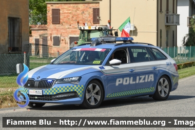 Skoda Superb Wagon III serie restyle
Polizia di Stato
Polizia Stradale
Allestimento Focaccia 
POLIZIA M6362
in scorta al Giro d'Italia 2024
Auto 02
Parole chiave: Skoda Superb_Wagon_IIIserie_restyle  POLIZIAM6362 Giro_D_Italia_2024