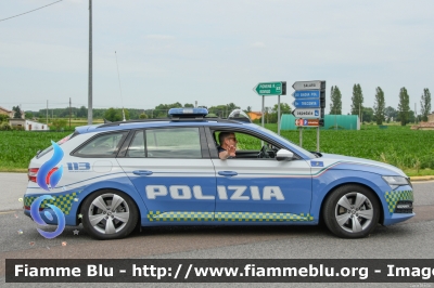 Skoda Superb Wagon III serie restyle
Polizia di Stato
Polizia Stradale
Allestimento Focaccia
POLIZIA M6364
Auto 10
In scorta alla Mille Miglia 2023
Parole chiave: Skoda Superb_Wagon_ IIIserie_restyle 1000_Miglia_2023 POLIZIAM6364