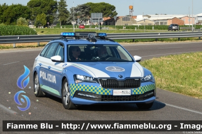 Skoda Superb Wagon III serie restyle
Polizia di Stato
Polizia Stradale
Allestimento Focaccia
POLIZIA M6364
Auto 1
Scorta 1000 Miglia 2024
Parole chiave: Skoda Octavia_Wagon_Vserie POLIZIAM6364 1000_Miglia_2024