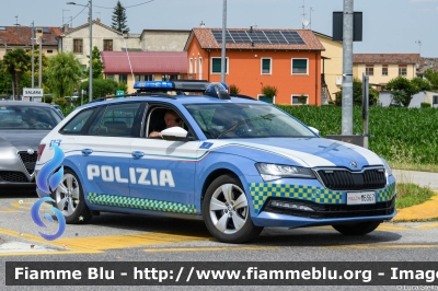 Skoda Superb Wagon III serie restyle
Polizia di Stato
Polizia Stradale
POLIZIA M6367
Parole chiave: Skoda Superb_Wagon_IIIserie_restyle POLIZIAM6367 1000_mIGLIA_2023