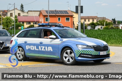 Skoda Superb Wagon III serie restyle
Polizia di Stato
Polizia Stradale
POLIZIA M6367
Parole chiave: Skoda Superb_Wagon_IIIserie_restyle POLIZIAM6367 1000_mIGLIA_2023