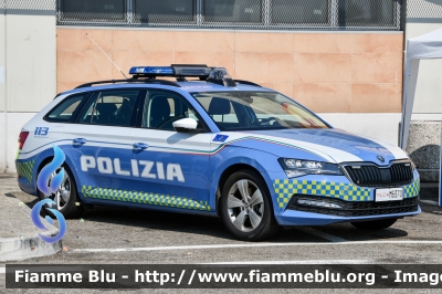 Skoda Superb Wagon III serie restyle
Polizia di Stato
Polizia Stradale
Allestimento Focaccia
POLIZIA M6407
Parole chiave: Skoda Superb_Wagon_IIIserie_restyle POLIZIAM6407