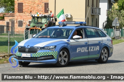 Skoda Superb Wagon III serie restyle
Polizia di Stato
Polizia Stradale
Allestimento Focaccia
POLIZIA M6408
Parole chiave: Skoda Superb_Wagon_IIIserierestyle POLIZIAM6408 Giro_D_Italia_2024