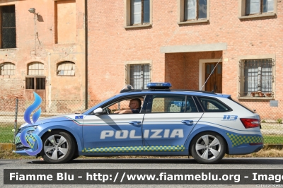 Skoda Superb Wagon III serie restyle
Polizia di Stato
Polizia Stradale
Allestimento Focaccia
POLIZIA M6408
Parole chiave: Skoda Superb_Wagon_IIIserierestyle POLIZIAM6408 Giro_D_Italia_2024