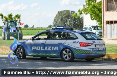 Skoda Superb Wagon III serie restyle
Polizia di Stato
Polizia Stradale
Allestimento Focaccia
POLIZIA M6408
Parole chiave: Skoda Superb_Wagon_IIIserierestyle POLIZIAM6408 Giro_D_Italia_2024