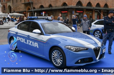 Alfa Romeo Nuova Giulia
Polizia di Stato
Squadra Volante
Allestimento FCA
POLIZIA M7590
Parole chiave: Alfa-Romeo Nuova_Giulia POLIZIAM7590 Festa_della_Polizia_2023