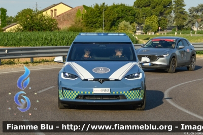 Tesla Model X
Polizia di Stato
Polizia Stradale
In servizio sulla rete CAV
Allestimento All.V.In.
POLIZIA M9359
Auto 11
Scorta 1000 Miglia 2024
Parole chiave: Tesla Model_X  POLIZIAM9359 1000_Miglia_2024