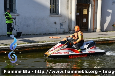 Bombardier Sea Doo GTI 4-Tec 130
Vigili del Fuoco
Comando Provinciale di Ferrara
Distaccamento Permanente di Comacchio
Nucleo Salvamento Acquatico
VF MDA 25
Parole chiave: Bombardier Sea_Doo_GTI_4-Tec130 MDA25 Befana_2020