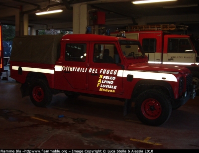 Land Rover Defender 130
Vigili del Fuoco
Comando Provinciale di Modena
Nucleo SAF
VF22093
Parole chiave: Land-Rover Defender_130 VF22093