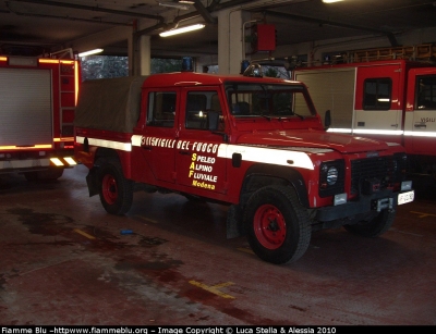 Land Rover Defender 130
Vigili del Fuoco 
Comando Provinciale di Modena 
Nucleo SAF
VF 22093
Parole chiave: Land-Rover Defender_130 VF22093