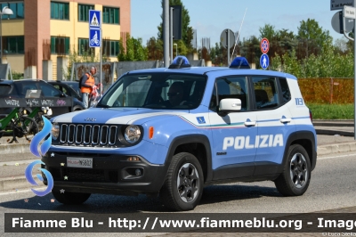 Jeep Renegade
Polizia di Stato
Polizia Stradale
Allestita Nuova Carrozzeria Torinese
In scorta al
Giro della Romagna
POLIZIA N5802
Parole chiave: Jeep Renegade  POLIZIAN5802