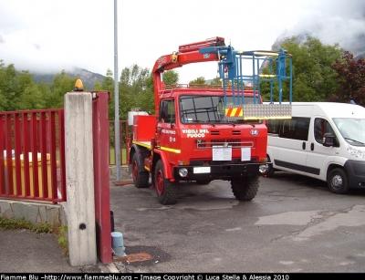 Iveco OM 75P
Vigili del Fuoco
fotografata presso il distaccamento di Cortina d'Ampezzo (BL) durante il I Raduno Nazionale dei Vigili del Fuoco
VF 25582
Parole chiave: Iveco OM 75P vf25852 Raduno_Nazionale_VVF_2010