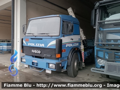 Iveco 190-35
Polizia di Stato
2° Reparto Mobile - Padova
Polizia 61778
Parole chiave: Iveco 190-35 Polizia61778