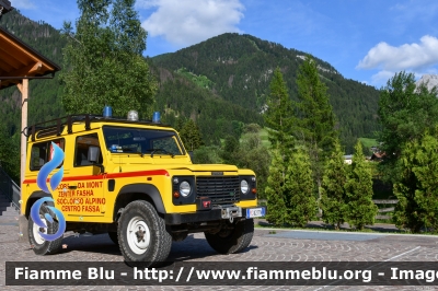 Land Rover Defender 90
Corpo Nazionale del Soccorso Alpino e Speleologico
Provincia Autonoma di Trento
Stazione di Pozza di Fassa
PC A21 TN
Parole chiave: Land-Rover Defender_90 PCA21TN