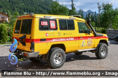 Toyota Land Cruiser II serie
Corpo Nazionale del Soccorso Alpino e Speleologico
Provincia Autonoma di Trento
Stazione di Pozza di Fassa
PC B93 TN
Parole chiave: Toyota Land_Cruiser_IIserie Ambulanza PCB93TN