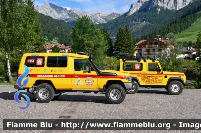 Toyota Land Cruiser II serie
Corpo Nazionale del Soccorso Alpino e Speleologico
Provincia Autonoma di Trento
Stazione di Pozza di Fassa
PC B93 TN
Parole chiave: Toyota Land_Cruiser_IIserie Ambulanza PCB93TN