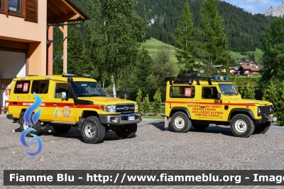 Toyota Land Cruiser II serie
Corpo Nazionale del Soccorso Alpino e Speleologico
Provincia Autonoma di Trento
Stazione di Pozza di Fassa
PC B93 TN
Parole chiave: Toyota Land_Cruiser_IIserie Ambulanza PCB93TN