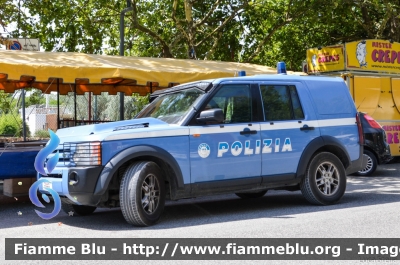 Land-Rover Discovery 3
Polizia di Stato
Squadra Volante
Unità Operativa di Primo Intervento
POLIZIA F5009
Parole chiave: Land-Rover Discovery_3 POLIZIAF5009