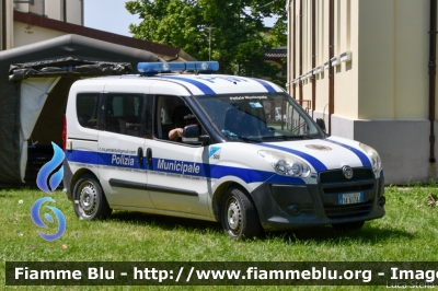 Fiat Doblò III serie
Polizia Municipale - Polizia del Delta
Postazione di Migliaro
Ufficio mobile allestimento Focaccia
POLIZIA LOCALE YA 617 AJ
Parole chiave: Fiat Doblò_IIIserie POLIZIALOCALEYA617AJ