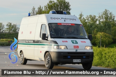 Fiat Ducato II serie
Polizia Locale
Comune di Brescia
Servizio di Protezione Civile
Livrea Polizia Municipale
In scorta alla Mille Miglia 2019
Parole chiave: Fiat Ducato_IIserie 1000_Miglia_2019