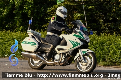 Honda Deauville III serie
Polizia Locale Brescia
POLIZIA LOCALE YA 02872
POLIZIA LOCALE YA 02873
In scorta alla Mille Miglia 2019
Parole chiave: Honda Deauville_IIIserie POLIZIALOCALEYA02872 POLIZIALOCALEYA02873 1000_Miglia_2019