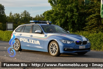 Bmw 318 Touring F31 restyle
Polizia di Stato
Polizia Stradale
Allestimento Marazzi
Decorazione grafica Artlantis
POLIZIA M3519
Mille Miglia 2019
Parole chiave: Bmw 318_Touring_F31_restyle POLIZIAM3519 1000_Miglia_2019