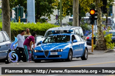 Alfa Romeo 159
Polizia di Stato
Squadra Volante
POLIZIA F6154
Parole chiave: Alfa-Romeo 159 POLIZIAF6154