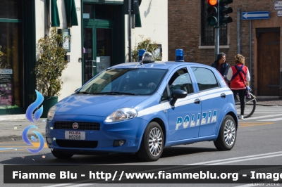 Fiat Grande Punto
Polizia di Stato
POLIZIA H0208
Parole chiave: Fiat Grande_Punto POLIZIAH0208