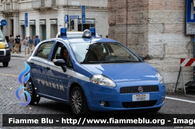 Fiat Grande Punto
Polizia di Stato
POLIZIA H1995
Parole chiave: Fiat Grande_Punto POLIZIAH1995