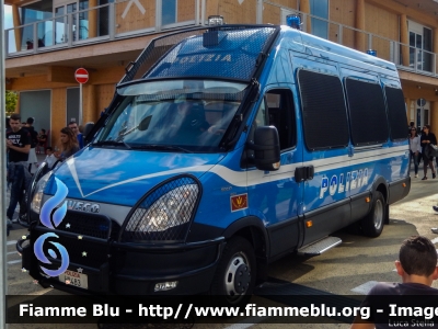 Iveco Daily V serie
Polizia di Stato
Reparto Mobile
POLIZIA H8483
Parole chiave: Iveco Daily_Vserie POLIZIAH8483 Expo_2015