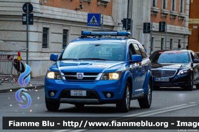 Fiat Freemont
Polizia di Stato 
Polizia Stradale
POLIZIA H8786
Mille Miglia 2015
Parole chiave: Fiat Freemont POLIZIAH8786 1000_MILGIA_2015