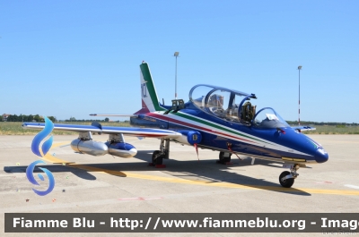 Aermacchi MB339PAN
Aeronautica Militare Italiana
313° Gruppo Addestramento Acrobatico
Stagione esibizioni 2017
Pony 10
Parole chiave: Aermacchi MB339PAN