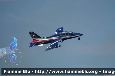 Aermacchi MB339PAN
Aeronautica Militare Italiana
313° Gruppo Addestramento Acrobatico
Pony 11
Stagione esibizioni 2023
Rimini Air Show 2023
Parole chiave: Aermacchi MB339PAN Air_show_2023