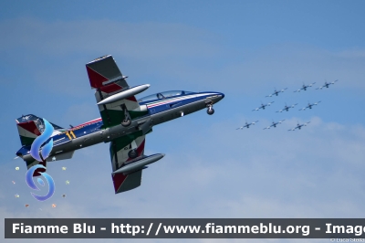 Aermacchi MB339PAN
Aeronautica Militare Italiana
313° Gruppo Addestramento Acrobatico
Pony 11
Stagione esibizioni 2023
Rimini Air Show 2023
Parole chiave: Aermacchi MB339PAN Air_show_2023