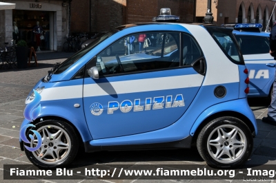 Smart Fortwo II serie
Polizia di Stato
esemplare unico in dotazione alla Questura di Ferrara
POLIZIA B0467
Festa della Polizia Ferrara 2019
Parole chiave: Smart Fortwo_IIserie POLIZIAB0467 Festa_della_Polizia_2019