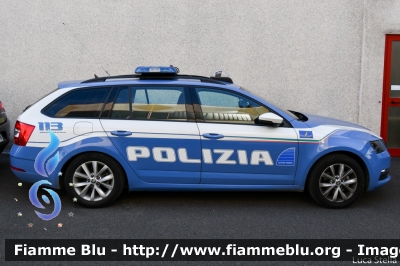 Skoda Octavia Wagon 4x4 V serie
Polizia di Stato
Polizia Stradale
Polizia Autostradale
in servizio sulla rete Autovia Padana
Allestimento Focaccia
Decorazione Grafica Artlantis
POLIZIA M3663
Parole chiave: Skoda Octavia_Wagon_4x4_Vserie POLIZIAM3663 Reas_2019