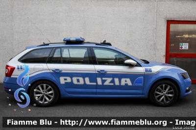 Skoda Octavia Wagon 4x4 V serie
Polizia di Stato
Polizia Stradale
Polizia Autostradale
in servizio sulla rete Autovia Padana
Allestimento Focaccia
Decorazione Grafica Artlantis
POLIZIA M3663
Parole chiave: Skoda Octavia_Wagon_4x4_Vserie POLIZIAM3663 Reas_2019