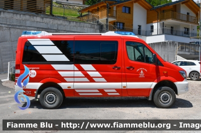 Mercedes-Benz Sprinter 4x4 III serie restyle
Vigili del Fuoco
Unione distrettuale di Fassa
Corpo Volontario di Vigo di Fassa (TN)
Allestimento Kofler Fahrzeugbau
VF 4L7 TN
Parole chiave: Mercedes-Benz Sprinter_4x4_IIIserie_restyle VF4L7TN