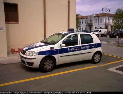 Fiat Punto III serie
Polizia Municipale Unione dei Comuni di Ro, Copparo, Jolanda di Savoia, Berra, Formignana, Tresigallo

Parole chiave: Fiat Punto_IIISerie